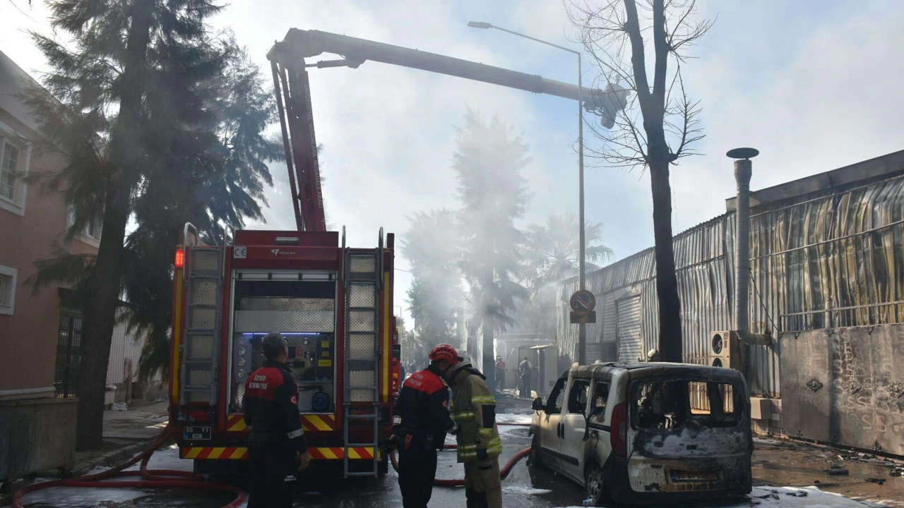 İzmir'deki Kimya Fabrikasında Büyük Yangın Çıktı!