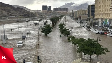 Mekke'yi Sel Vurdu: Kırmızı Alarm Verildi