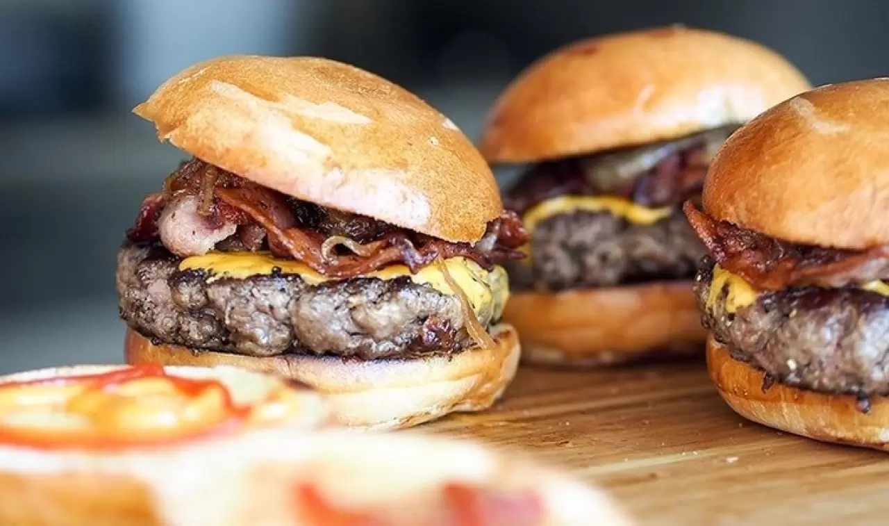 Hamburgerden at ve eşek eti çıktı! Bakanlık gıda teröristlerini ifşa etti -  Yaşam Haberleri