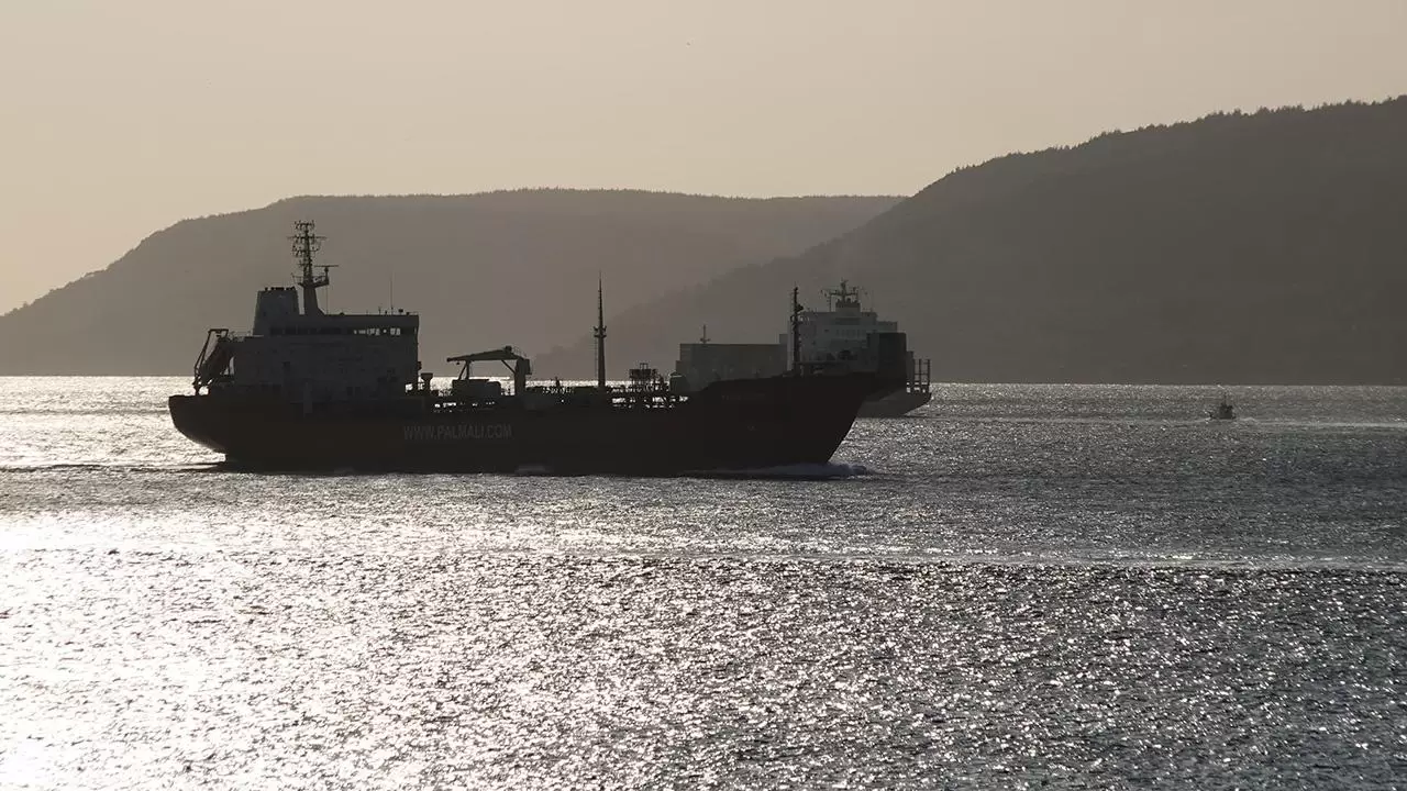 Çanakkale Boğazı transit gemi geçişlerine kapatıldı - Son Dakika Haberleri