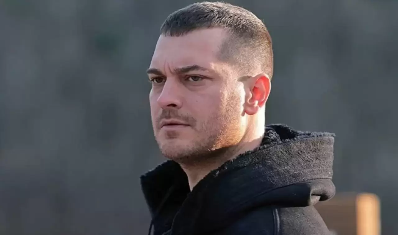 Çağatay Ulusoy'dan dev anlaşma! Rekor ücret karşılığında 'Eşref Rüya'da yer  alacak - Son Dakika Yaşam Haberleri | Cumhuriyet