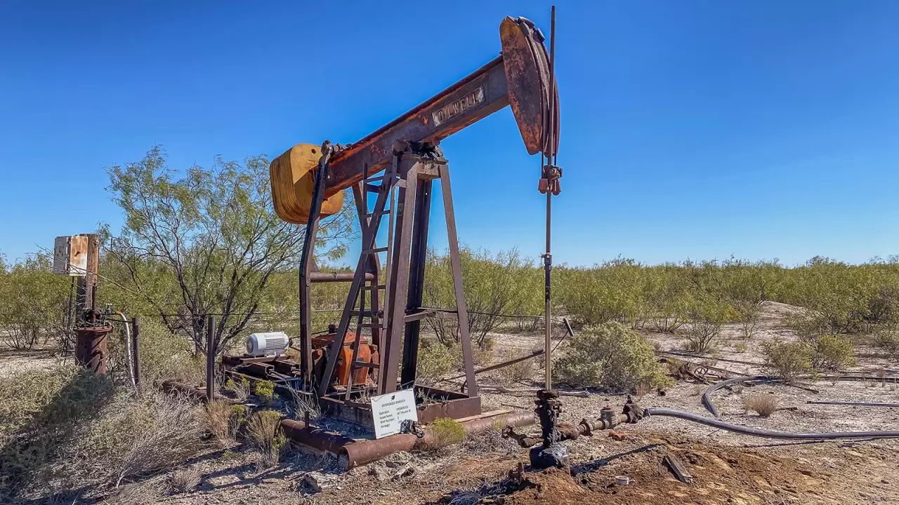 How we calculated the size of the Southwest's abandoned oil well problem |  Grist