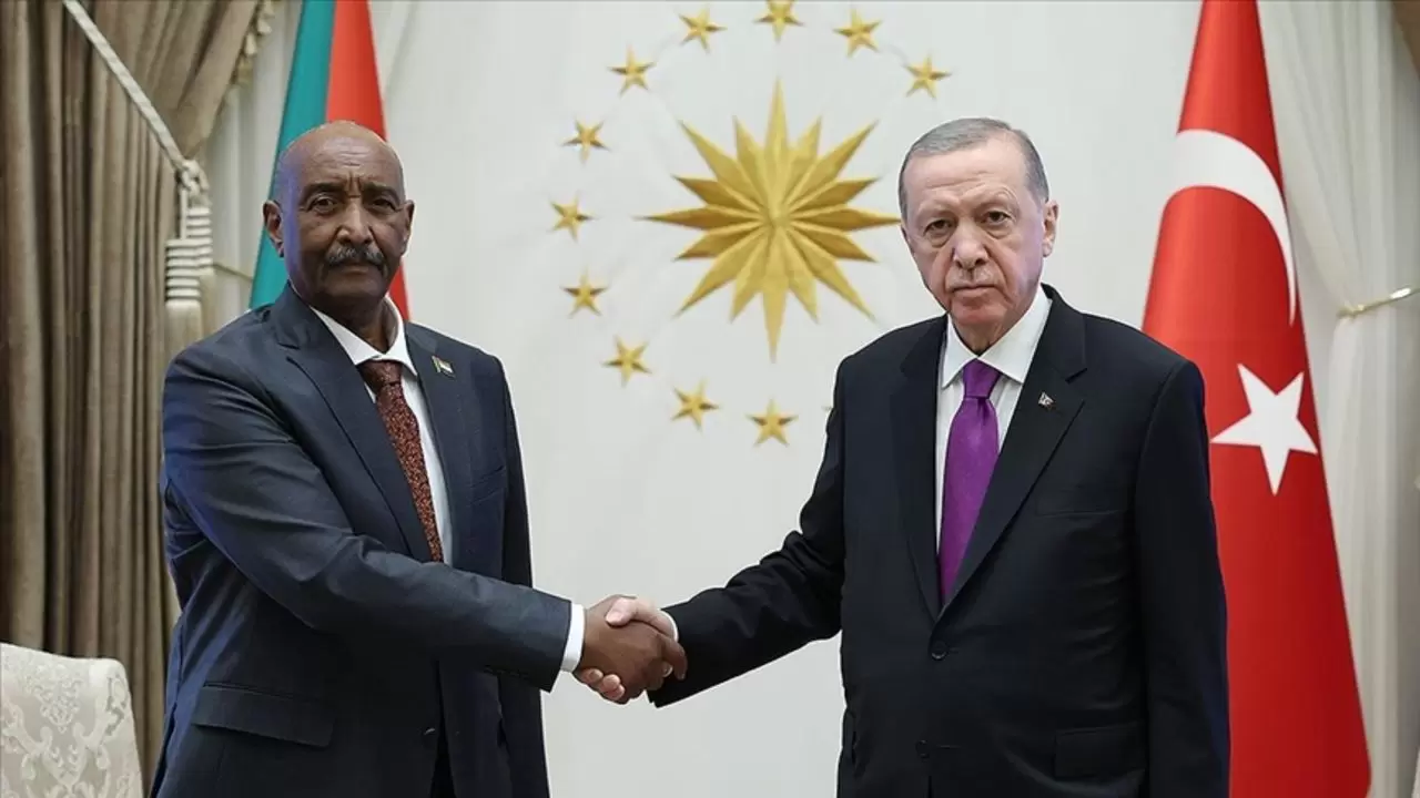 Son dakika | Cumhurbaşkanı Erdoğan Sudan Egemenlik Konseyi Başkanı  Abdulfettah el-Burhan ile görüştü | TGRT Haber