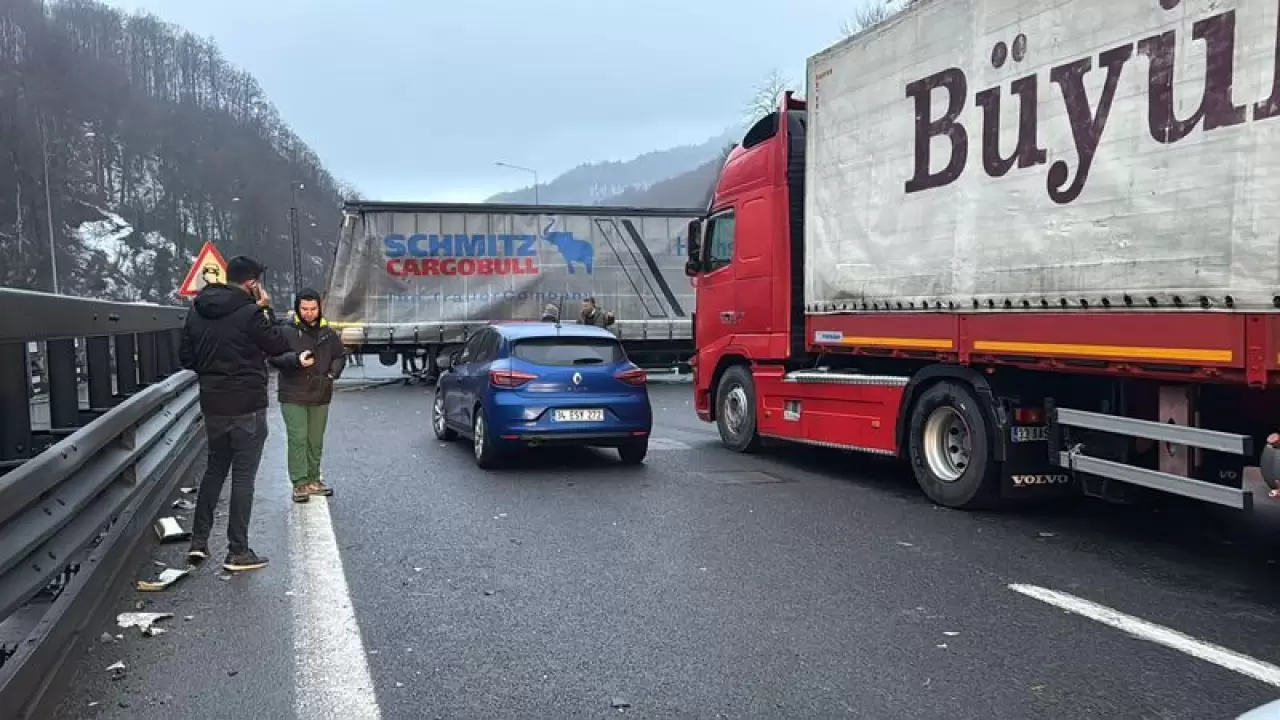 Son dakika: Bolu Dağı Tüneli çıkışında makas kazası! İstanbul yönü kapandı