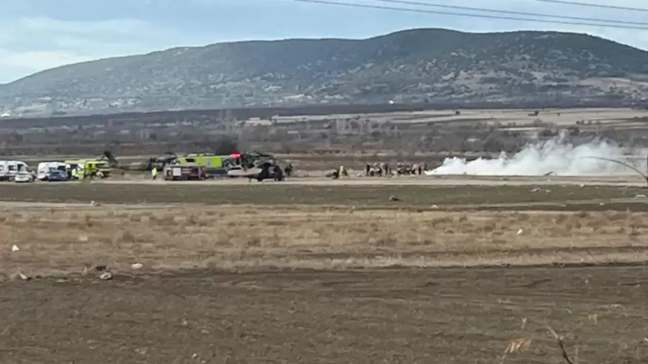 Isparta'da askeri helikopter düştü - İzmir'in En İyi Haber Sitesi